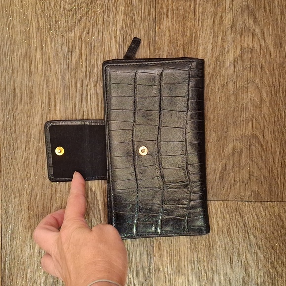 Mundi Black Italian Calfskin Leather 10 Card Slot Zippered Compartment Wallet. - Picture 3 of 10